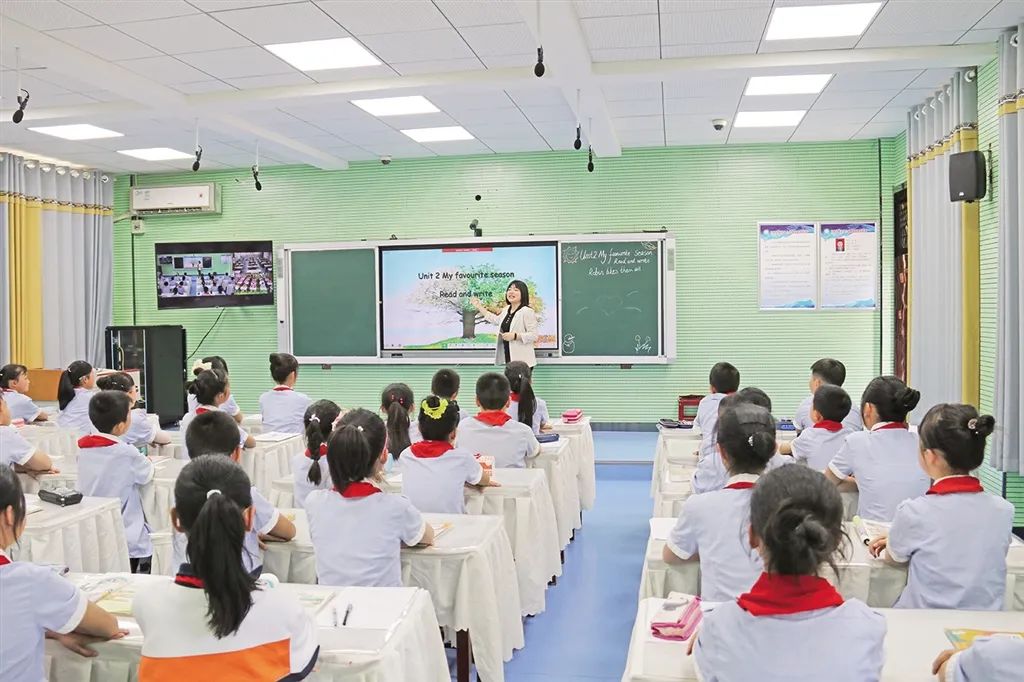 城關(guān)二小與中池小學(xué)、曾溪小學(xué)開(kāi)展互動(dòng)課堂.jpg
